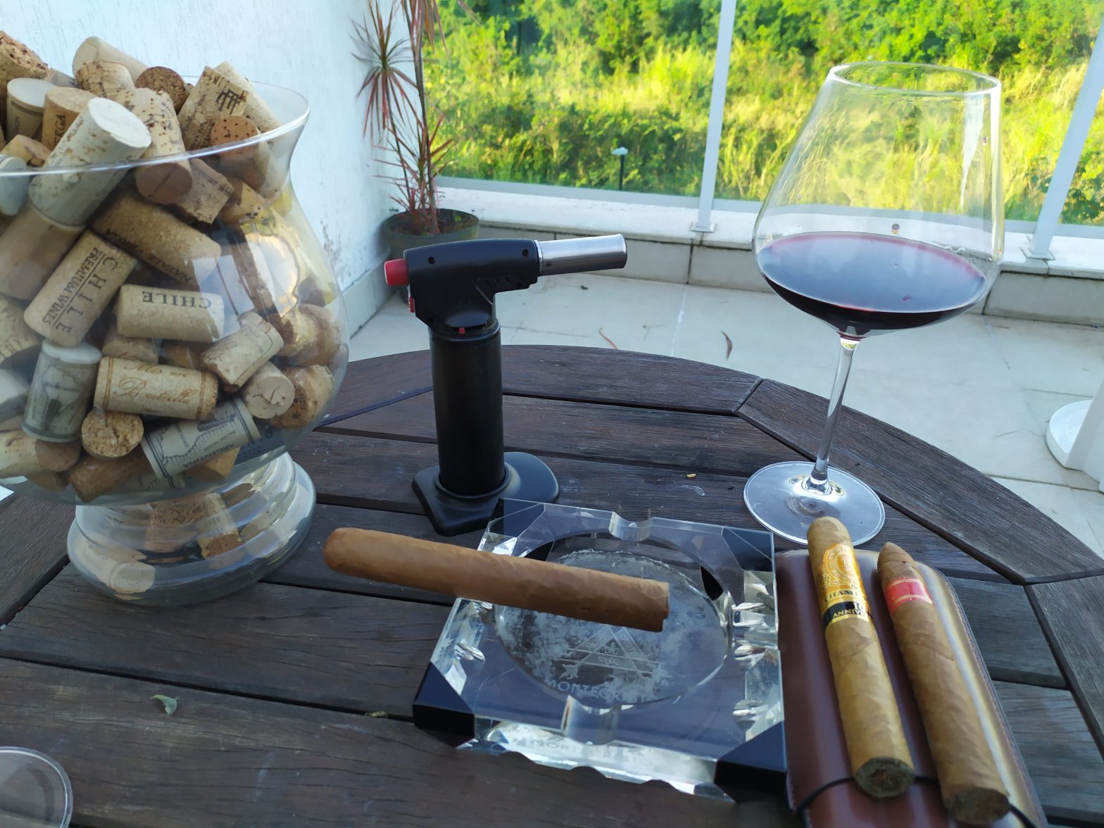 Wine, Cigars and sunshine!